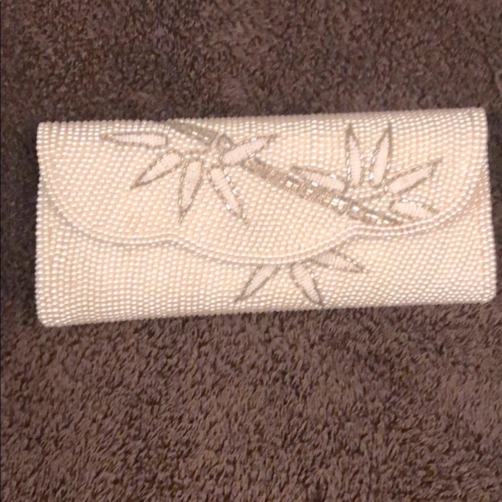 Vintage: 50’s-60’s Antique beaded clutch